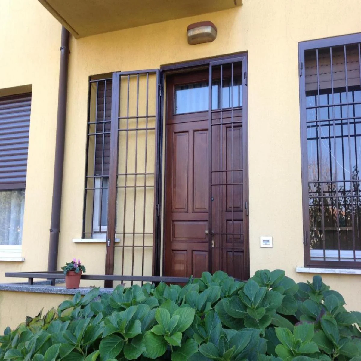 grate-di-sicurezza-per-porte-e-finestre-1