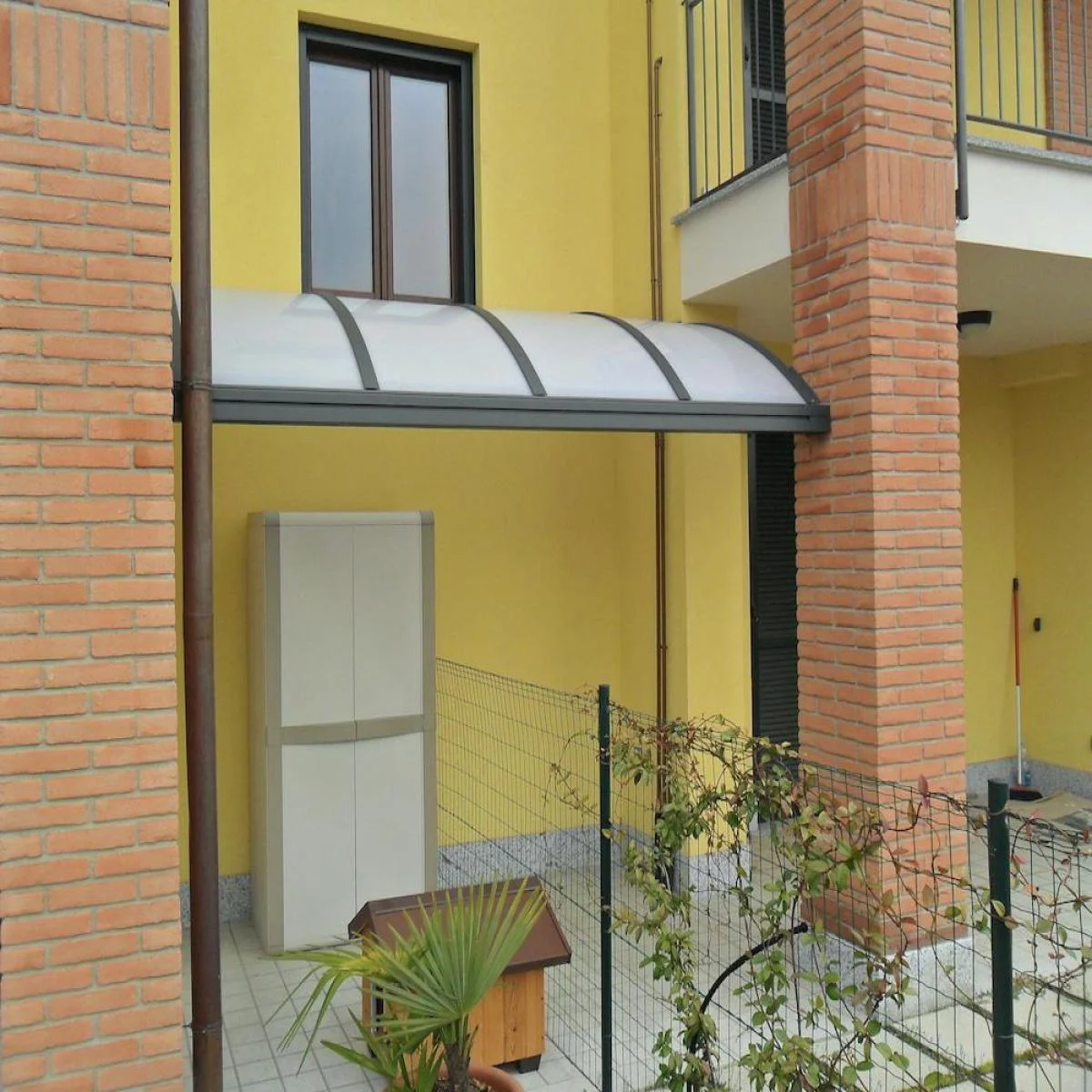 pensiline-per-porte-e-ingressi-1