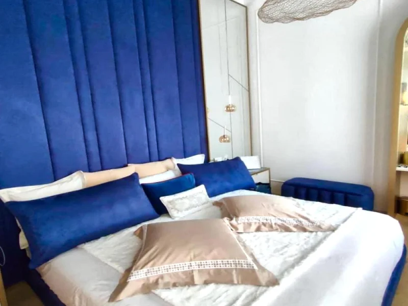 testata-letto-in-velluto-blu