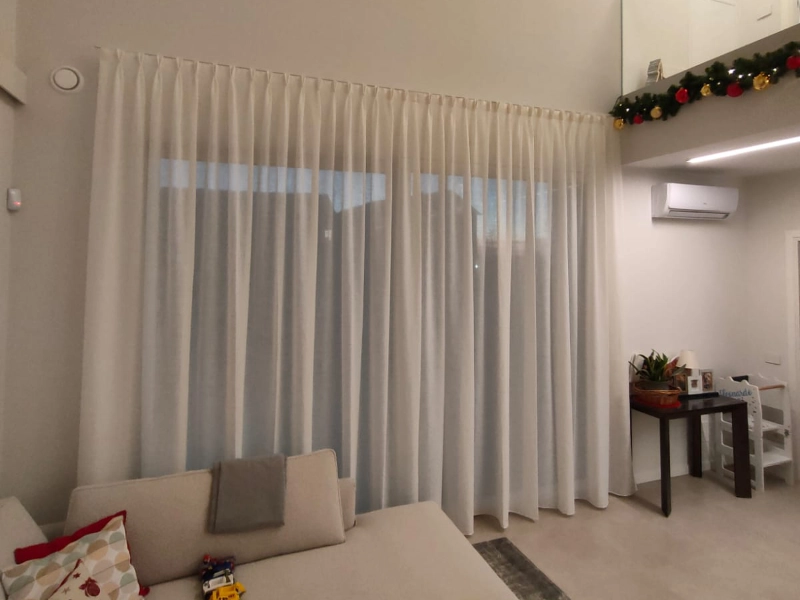 AdobeStock_1013986892 tende-da-interno-a-2-pieghe-a-lecco
